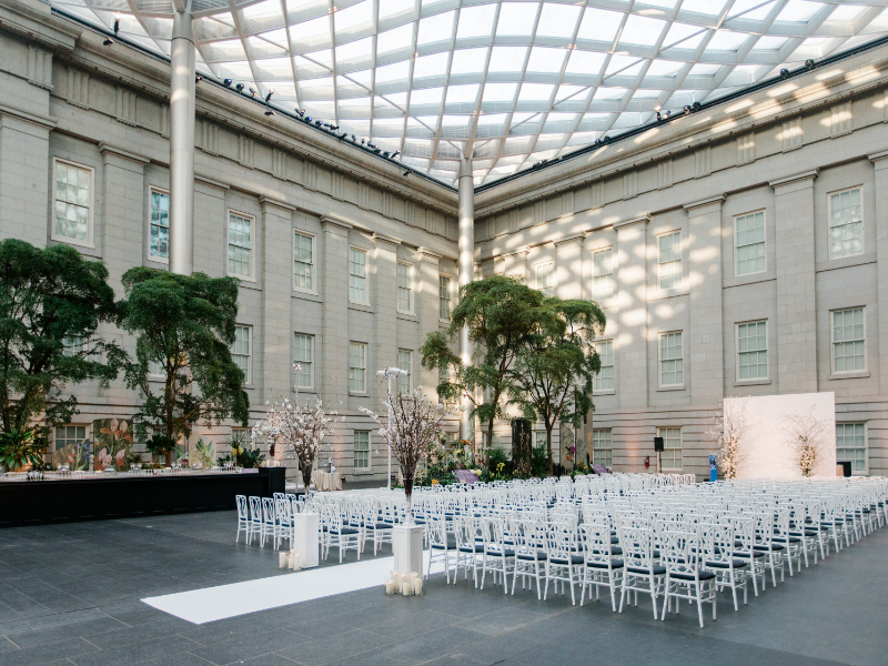 WHITE WEDDING CEREMONY AT NATIONAL PORTRAIT GALLERY