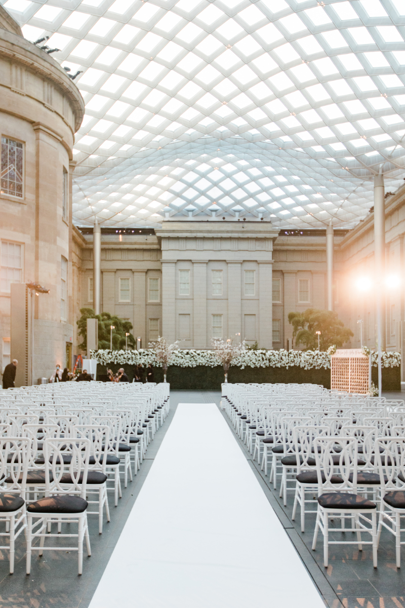 WHITE WEDDING CEREMONY AT NATIONAL PORTRAIT GALLERY