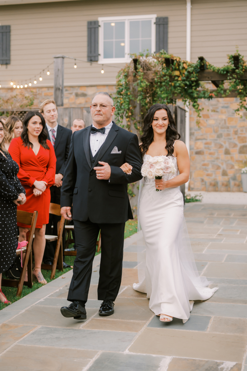OUTDOOR CEREMONY AT FLEETWOOD FARM AND WINERY